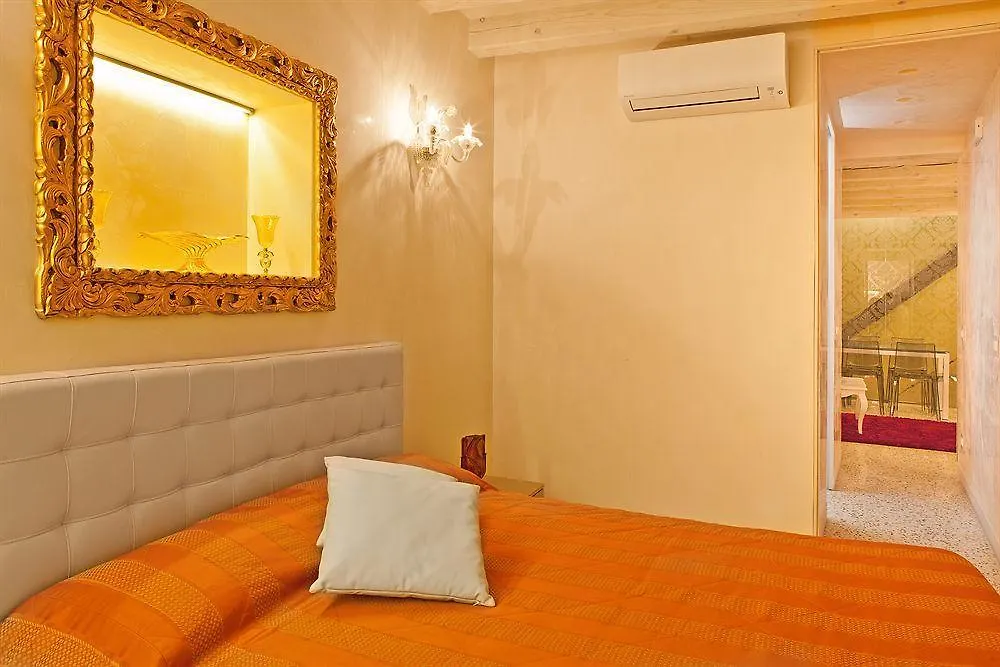 Dogi Suites Venice Apartment