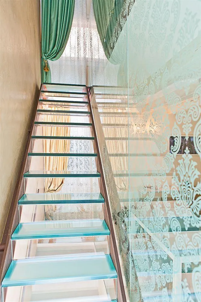 Dogi Suites Venice Apartment
