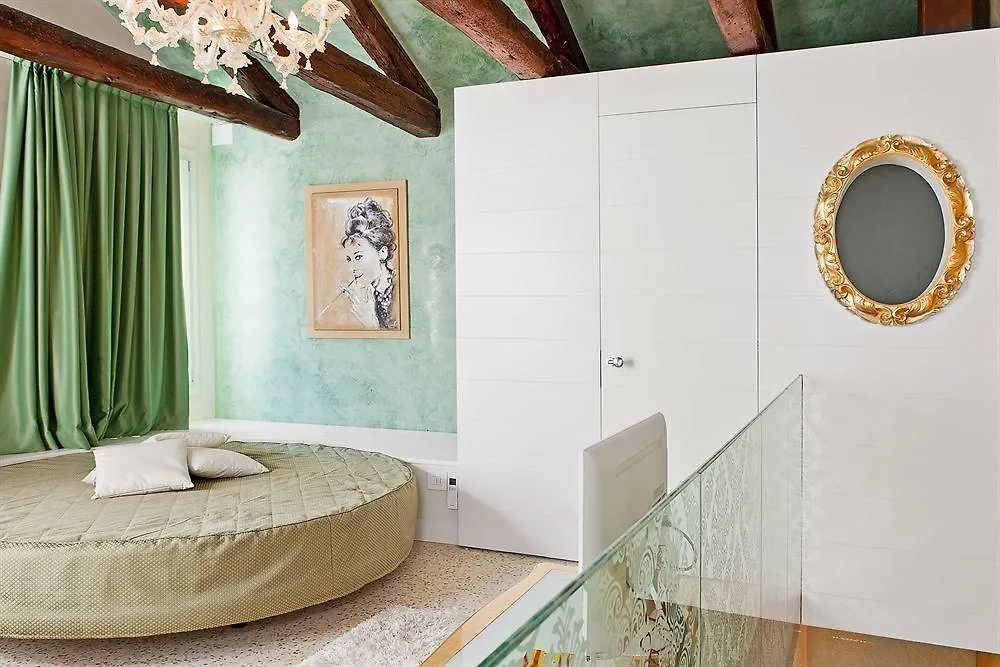 Dogi Suites Venice Apartment