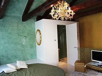 Dogi Suites Venice 0*,